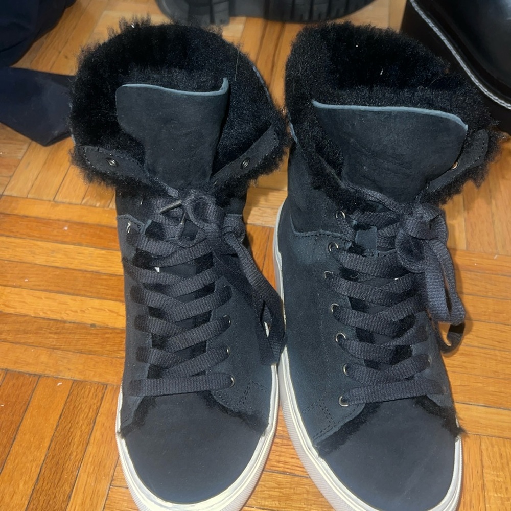 Ugg Sneaker - image 3